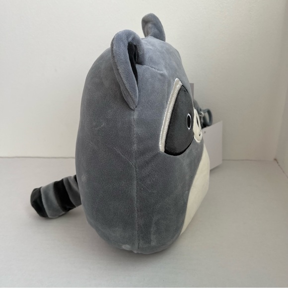 BNWT 8” Rocky the Raccoon Holiday Squishmallow with 3.5” Clip Set 🦝 - Picture 5 of 5